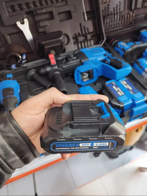 باتری کشویی ویوارکس مدل VR2002 ظرفیت ۲ آمپر ۲۰ ولت